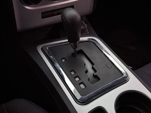 Used 2010 Dodge Challenger SE image 25