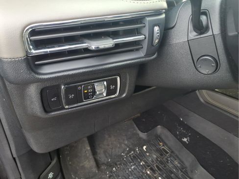 Used 2023 Lincoln Corsair Reserve w/ Equipment Group 201A image 13