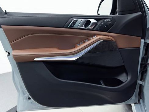 Certified 2023 BMW X7 xDrive40i w/ M Sport Package image 11