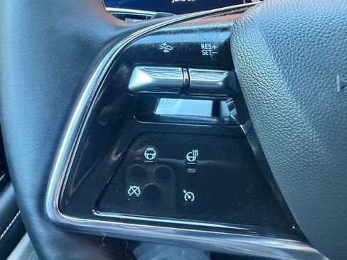 Used 2025 Cadillac Optiq Luxury 2 w/ LPO, Floor Liner Package AWD/4WD image 19