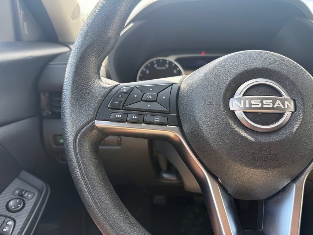 Used 2025 Nissan Sentra SV FWD image 20