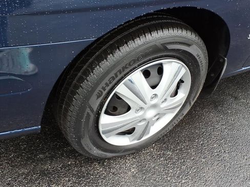 Used 2000 Daewoo Nubira SE FWD image 11