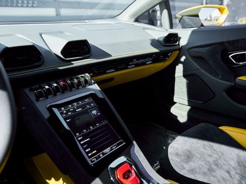 Used 2023 Lamborghini Huracan Tecnica image 62