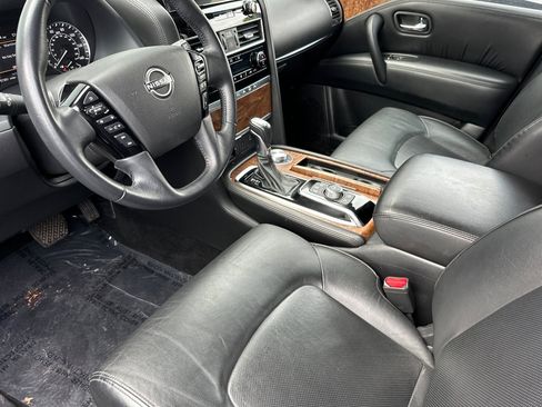 Used 2022 Nissan Armada SL w/ Captain's Chairs Package image 10