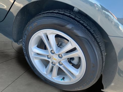 Used 2017 Chevrolet Cruze LT w/ Convenience Package image 17