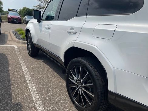 Used 2024 Lexus GX 550 w/ Accessory Package (Z1) AWD/4WD image 6