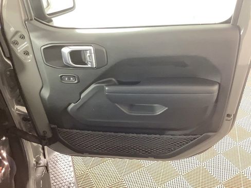 Used 2021 Jeep Wrangler Unlimited Sport image 9
