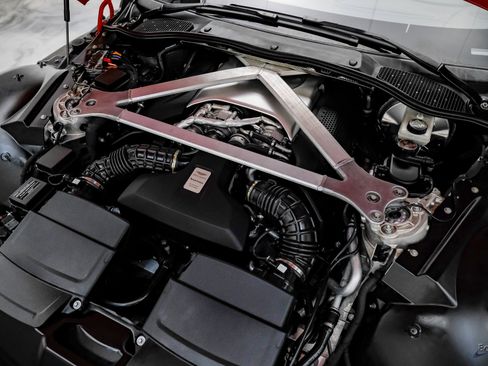 Used 2019 Aston Martin V8 Vantage Coupe image 92