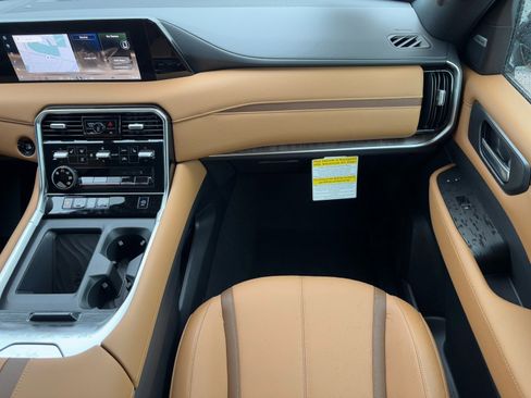 New 2026 Nissan Armada SL image 17