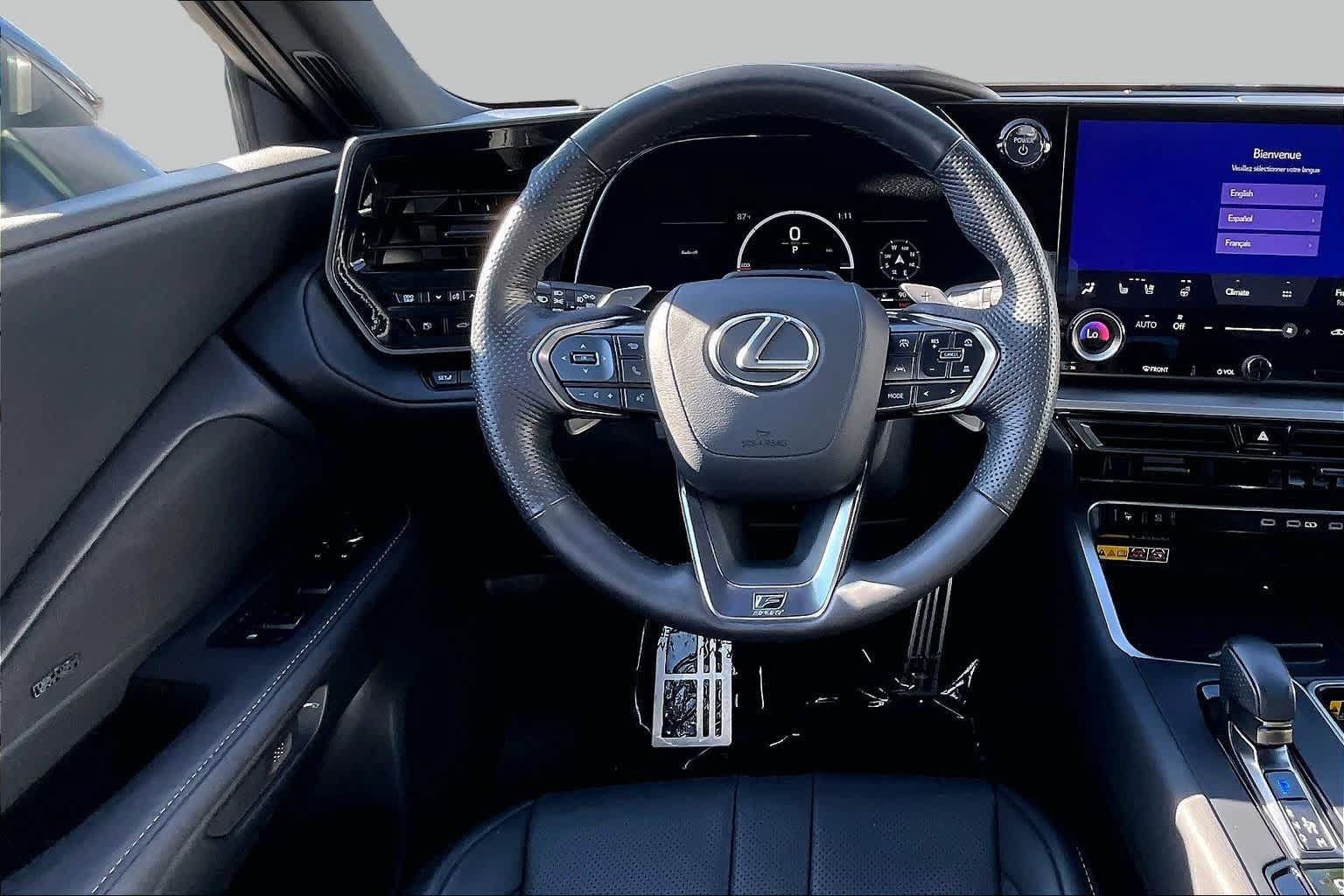 Used 2025 Lexus TX 500h AWD w/ Technology Package image 6