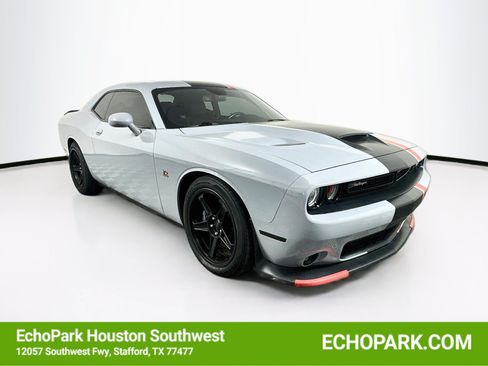 Used 2022 Dodge Challenger R/T Scat Pack w/ Driver Convenience Group RWD image 1