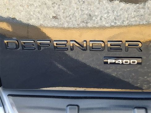 Used 2023 Land Rover Defender 90 SE image 10