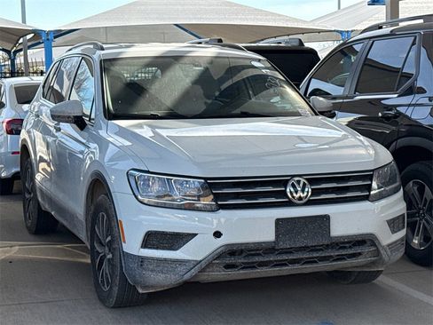 Used 2020 Volkswagen Tiguan SE image 3