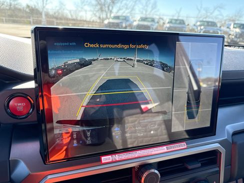 Certified 2026 Toyota 4Runner TRD Off-Road Premium image 25