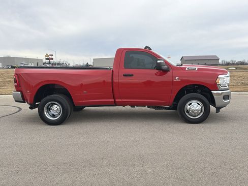 Used 2024 RAM 3500 Tradesman w/ Chrome Appearance Group image 21