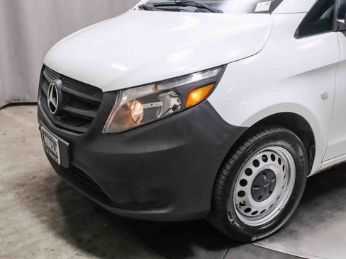 Used 2022 Mercedes-Benz Metris image 12