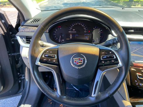 Used 2013 Cadillac XTS Luxury FWD image 30