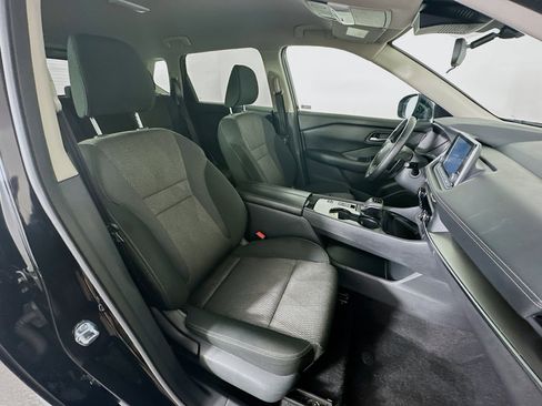 Used 2025 Nissan Rogue SV FWD image 30