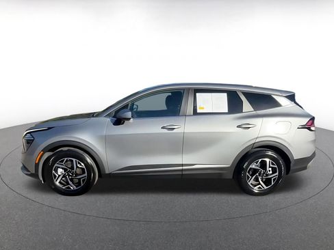Used 2025 Kia Sportage LX image 9