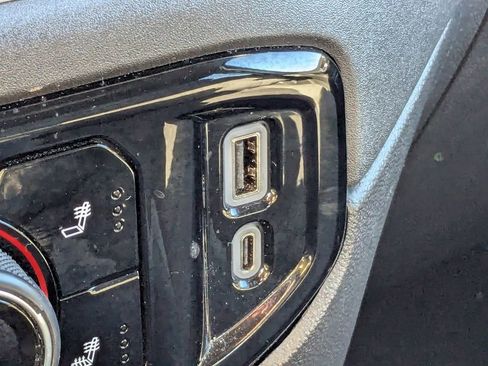 Used 2025 Chevrolet Silverado 1500 LT image 24