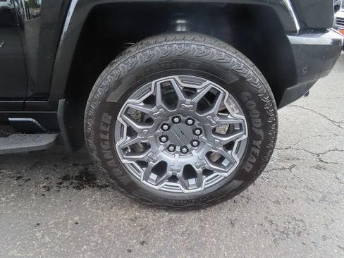 Used 2025 GMC Hummer EV 3X AWD/4WD image 11