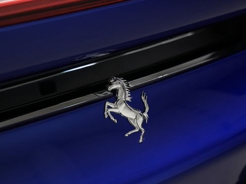 Used 2023 Ferrari SF90 Spider image 41