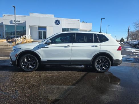 Certified 2022 Volkswagen Tiguan SE w/ Panoramic Sunroof Package image 2