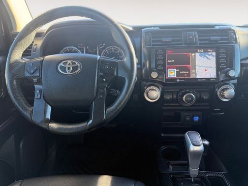 Used 2020 Toyota 4Runner 4WD image 6