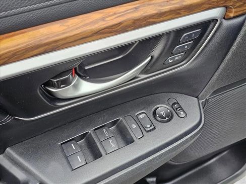 Used 2018 Honda CR-V Touring image 18