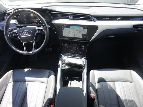 Used 2022 Audi e-tron Premium w/ Convenience Plus Package AWD/4WD image 38