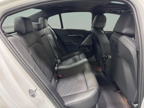 New 2026 BMW i5 eDrive40 w/ M Sport Package image 11