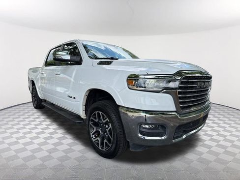 Used 2025 RAM 1500 Laramie AWD/4WD image 3