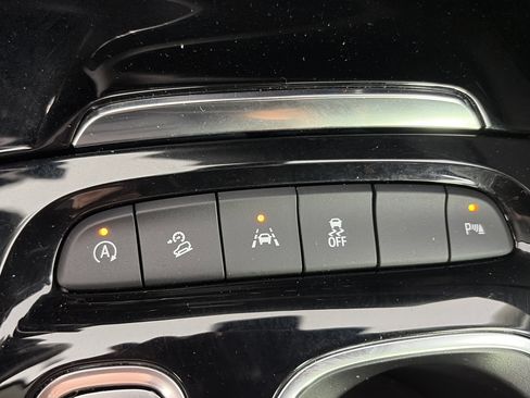 Used 2023 Buick Envision Essence AWD/4WD image 31