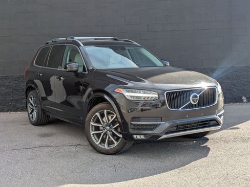 Used 2017 Volvo XC90 T6 Momentum image 3