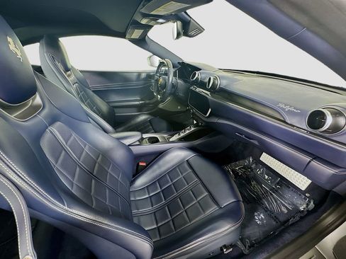 Used 2019 Ferrari Portofino image 25