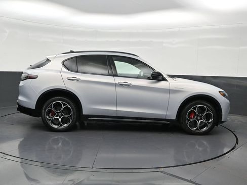 Used 2025 Alfa Romeo Stelvio Sprint w/ Veloce Package AWD/4WD image 7