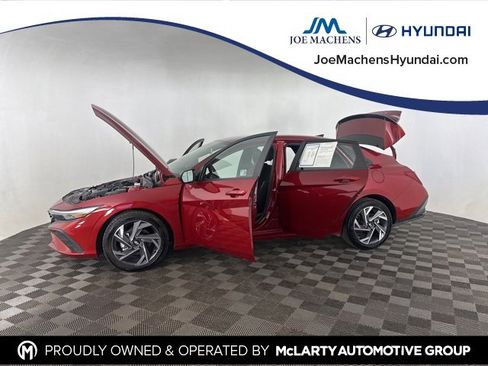 Certified 2025 Hyundai Elantra Sport image 11