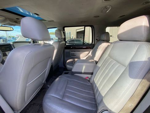 Used 2004 Lincoln Aviator Luxury image 11