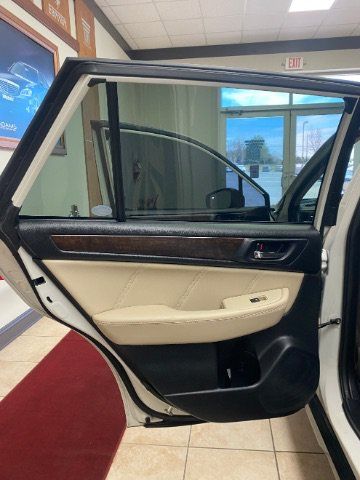 Used 2019 Subaru Outback 2.5i Limited AWD/4WD image 9