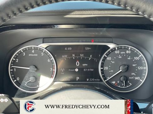 Used 2025 Nissan Pathfinder SL AWD/4WD image 15