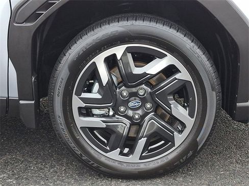 Used 2025 Subaru Forester Limited image 9