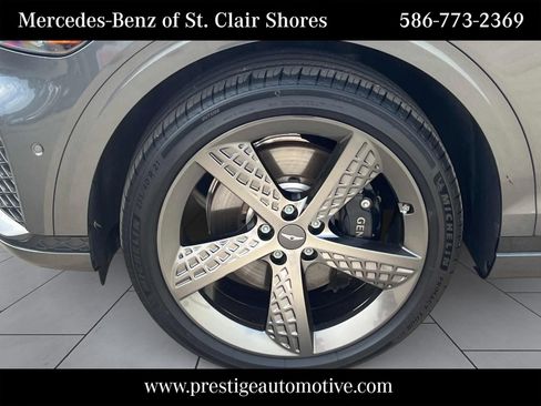 Used 2023 Genesis GV70 3.5T Sport w/ Sport Prestige Package AWD/4WD image 10