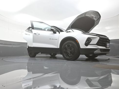 Used 2024 Chevrolet Blazer LT w/ Convenience Package AWD/4WD image 9