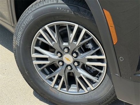 New 2026 Chevrolet Traverse LT w/ Enhanced Driving Package image 9