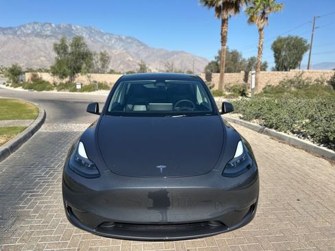 Used 2023 Tesla Model Y Long Range AWD/4WD image 7