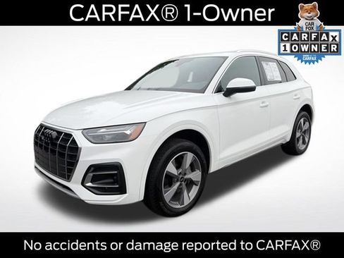 Used 2023 Audi Q5 2.0T Premium w/ Convenience Package AWD/4WD image 2