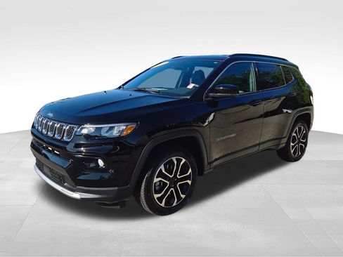 Used 2023 Jeep Compass Limited AWD/4WD image 3