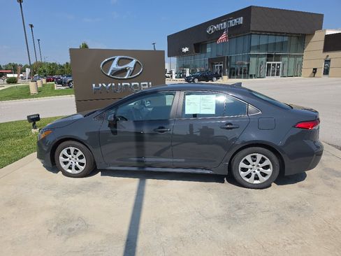 Used 2024 Toyota Corolla LE FWD image 8