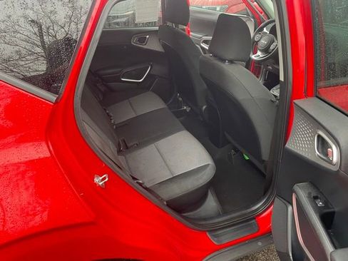 Used 2023 Kia Soul LX w/ LX Technology Package image 14