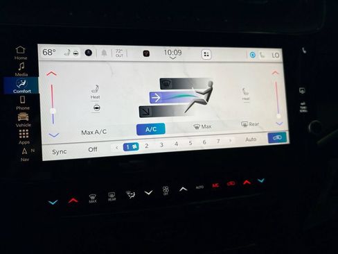 New 2026 Jeep Grand Cherokee Altitude RWD image 25